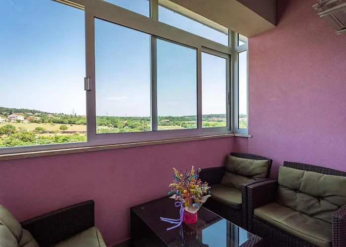 E&t **** Apartman Pula