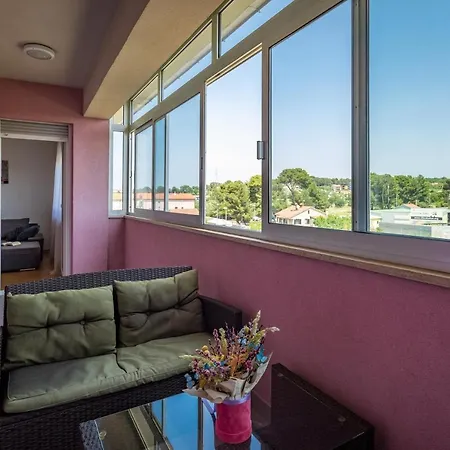 Apartment E&t **** *