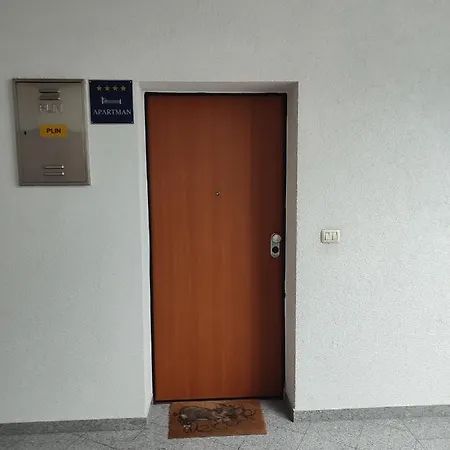 Apartment E&t **** *